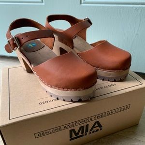 MIA ABBA Clogs